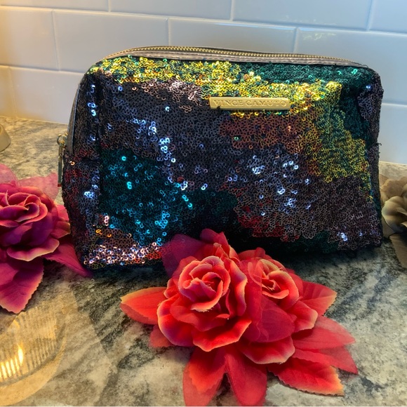 SALE BUY IT NOW. VINCE CAMUTO multi  color sequins makeup bag. Top signed zipper - Picture 8 of 10